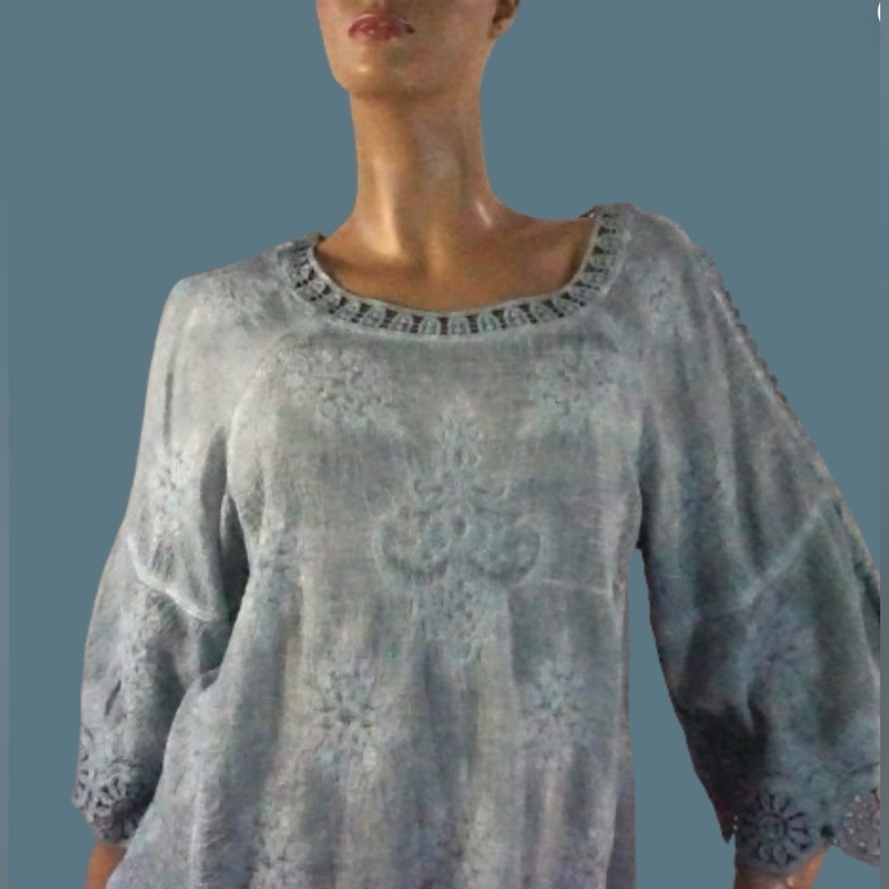 Democracy Blouse Size S Top Sleeves 2/3 Crewneck Light Blue - Picture 2 of 15